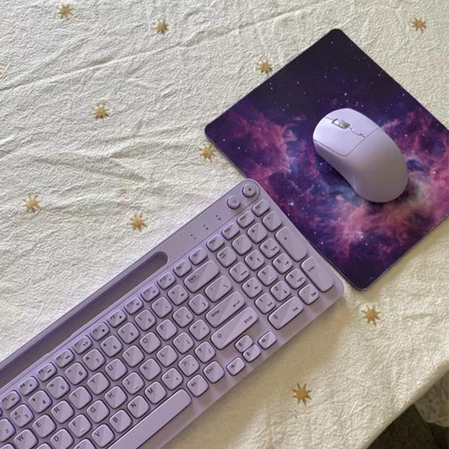 Lavender Dual‑Connection Wireless Mouse With Adjustable Cursor Sensitivity